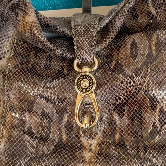 EUC Dooney and Bourke Shoulder Bag - Picture 3 of 12